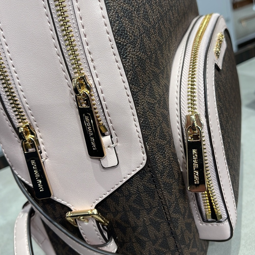 Michael Kors Backpack Bag Jaycee Md Backpack Powder Blush 35S2G8TB2B
Brown - Picture 6 of 16